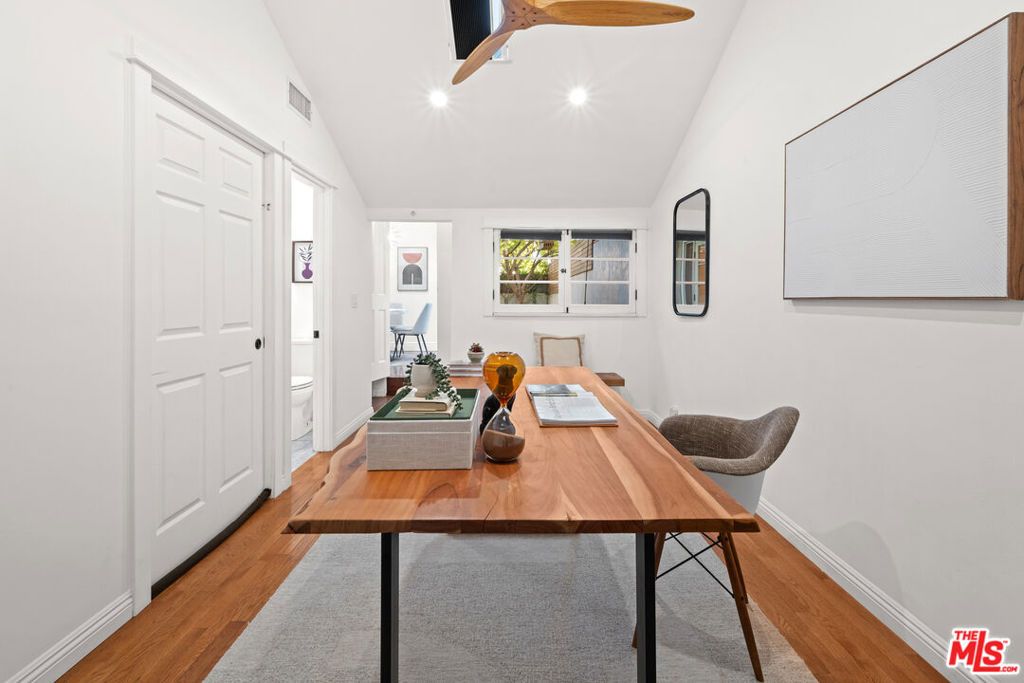 Image 31 of property listing at 8712 Sherwood Drive, West Hollywood, CA 90069