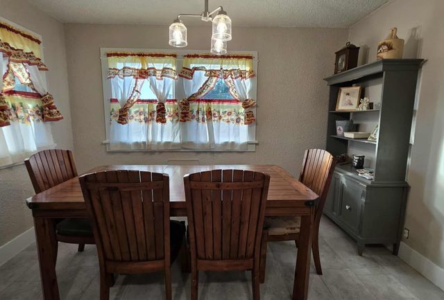 2441 Orchard Way, Klamath Falls, OR 97601