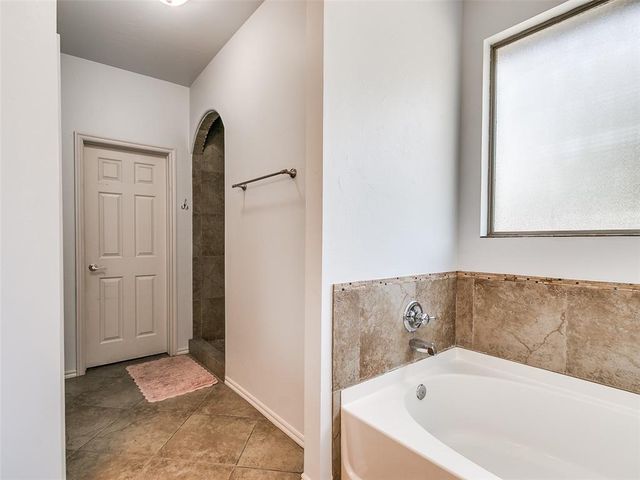 12374 Fairfield Road, Guthrie, OK 73044