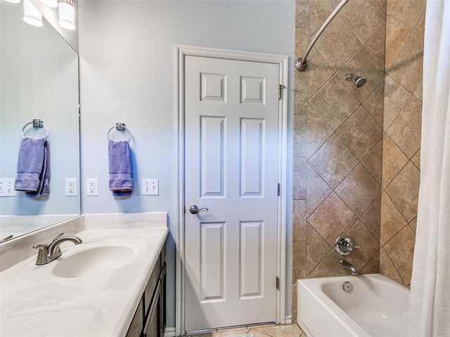 12374 Fairfield Road, Guthrie, OK 73044