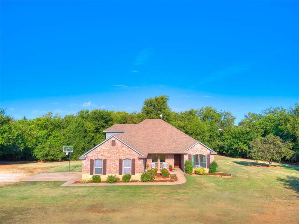12374 Fairfield Road, Guthrie, OK 73044