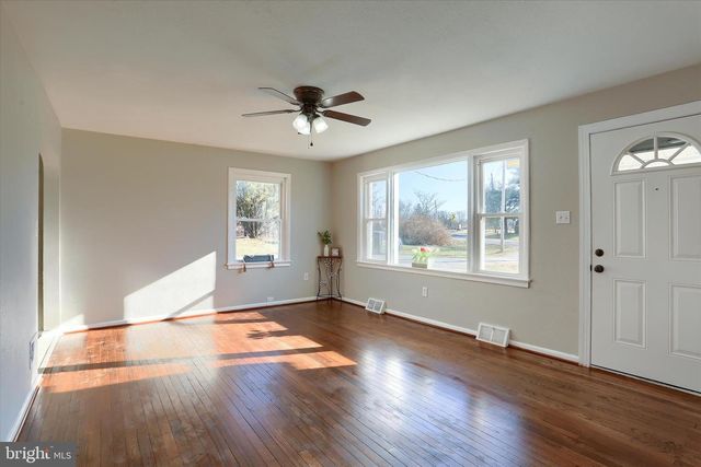 4571 S SALEM CHURCH RD, Dover, PA 17315