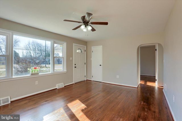 4571 S SALEM CHURCH RD, Dover, PA 17315