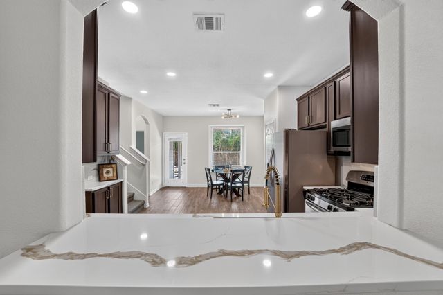 1703 Comfort LN, Austin, TX 78748