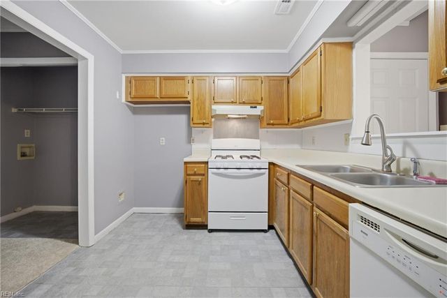 32 Riverchase DR, Hampton, VA 23669
