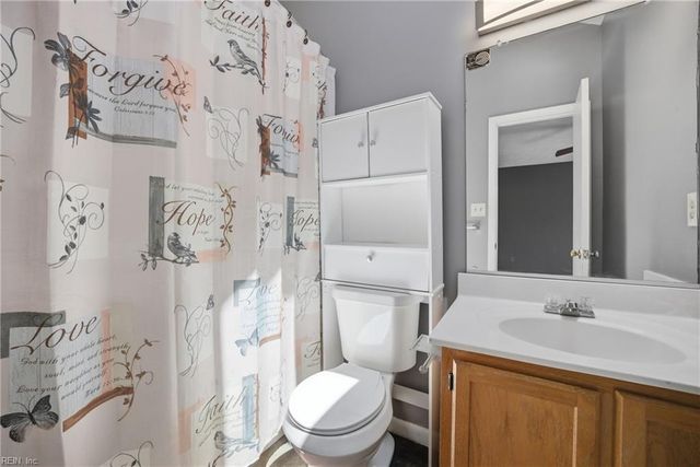 32 Riverchase DR, Hampton, VA 23669