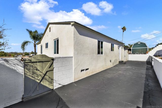 2151 54th, San Diego, CA 92105