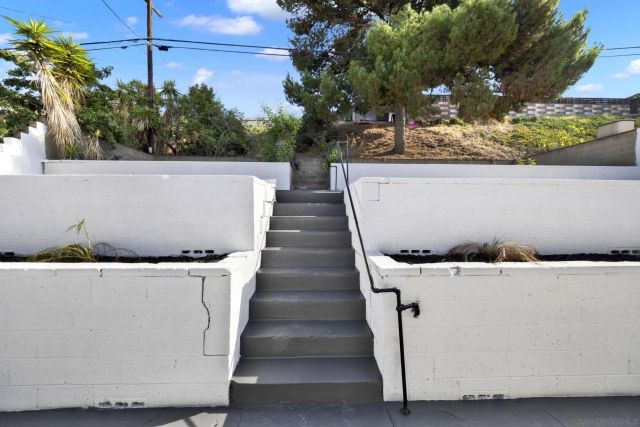 2151 54th, San Diego, CA 92105