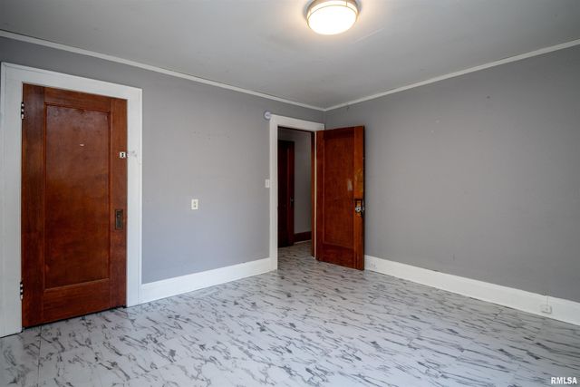 501 W COLUMBIA Terrace, Peoria, IL 61606