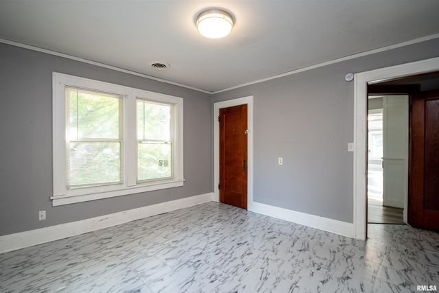 501 W COLUMBIA Terrace, Peoria, IL 61606