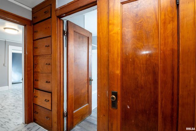 501 W COLUMBIA Terrace, Peoria, IL 61606