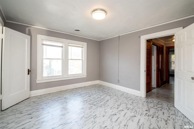 501 W COLUMBIA Terrace, Peoria, IL 61606