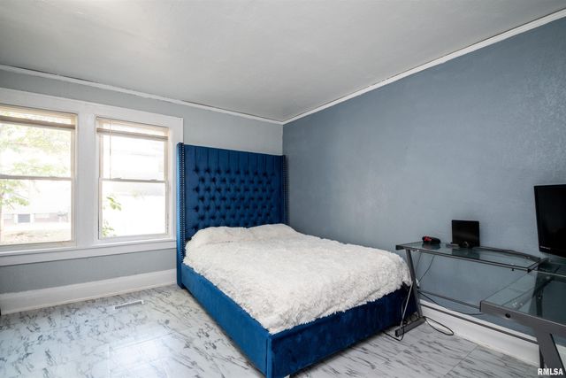 501 W COLUMBIA Terrace, Peoria, IL 61606