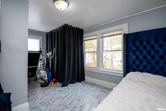 501 W COLUMBIA Terrace, Peoria, IL 61606