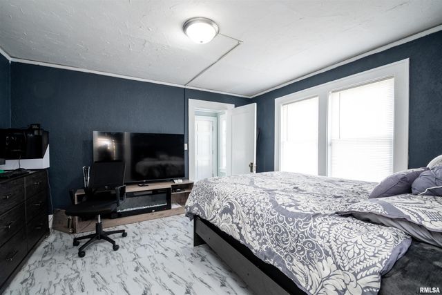 501 W COLUMBIA Terrace, Peoria, IL 61606