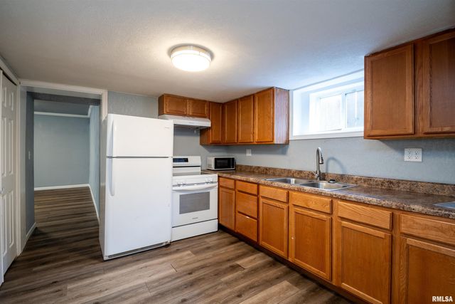 501 W COLUMBIA Terrace, Peoria, IL 61606