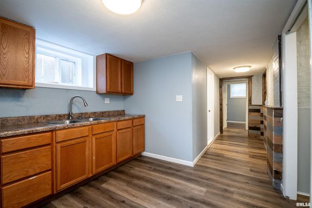 501 W COLUMBIA Terrace, Peoria, IL 61606