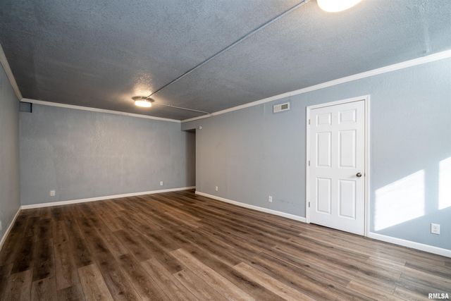 501 W COLUMBIA Terrace, Peoria, IL 61606