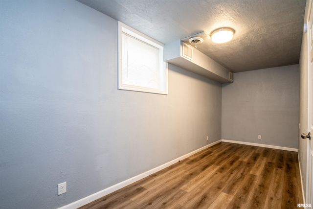 501 W COLUMBIA Terrace, Peoria, IL 61606