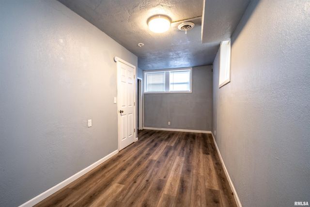 501 W COLUMBIA Terrace, Peoria, IL 61606