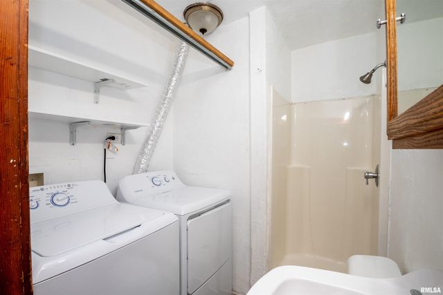 501 W COLUMBIA Terrace, Peoria, IL 61606