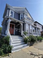 12 CATHERINE Street 2, Newport, RI 02840