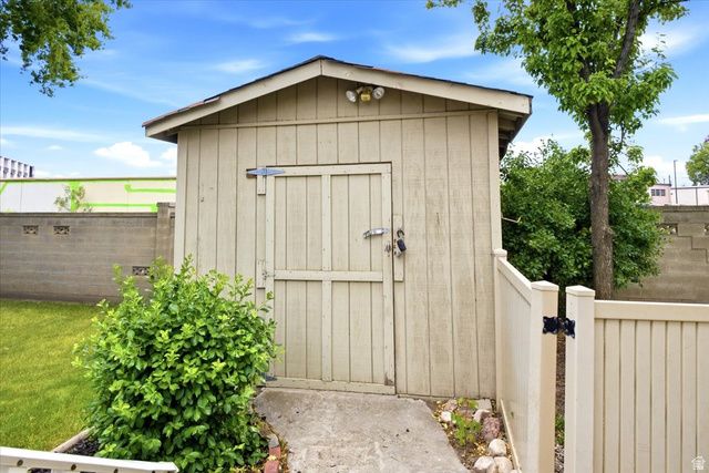 1569 W INDIAN SUMMER DR, Salt Lake City, UT 84116