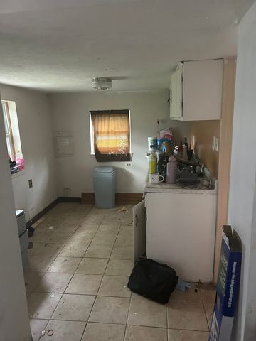 16125 Forest Avenue, Oak Forest, IL 60452