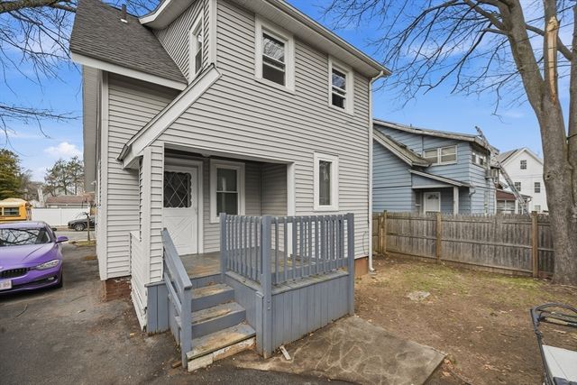 115 Pasadena St, Springfield, MA 01108