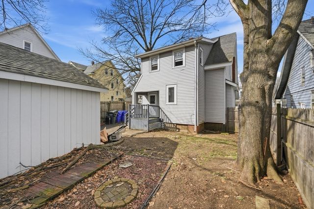 115 Pasadena St, Springfield, MA 01108