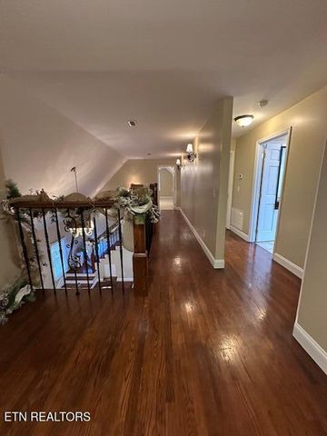 2004 Twin Fawn Tr, Middlesboro, KY 40965