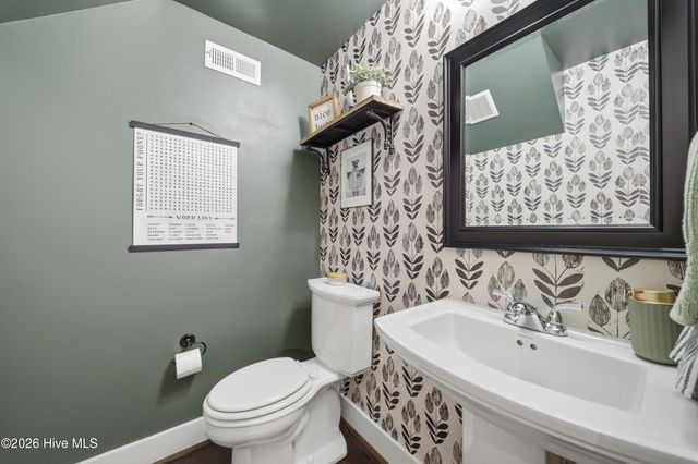 419 Campus Drive, Moyock, NC 27958