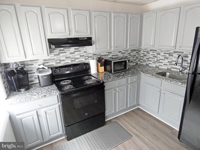 340 JACKSON AVE, Carneys Point, NJ 08069