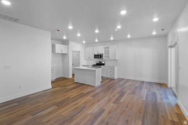 2261 W 1400 N, Farr West, UT 84404