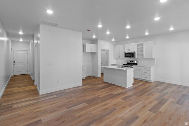 2261 W 1400 N, Farr West, UT 84404