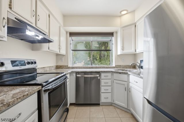 10 Stevens Court, Bedminster Twp., NJ 07921