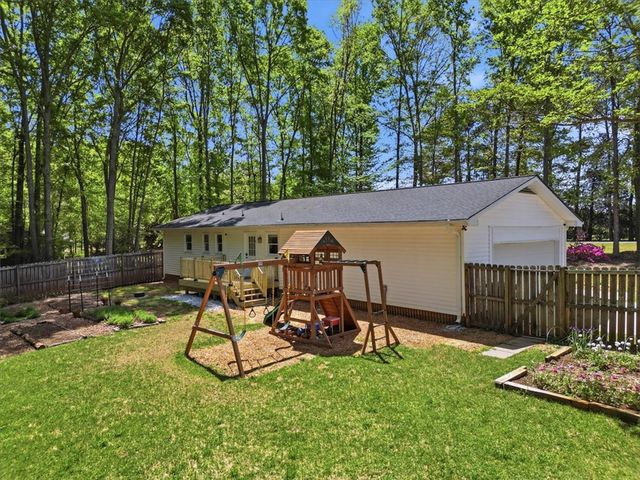 501 Hickory Lane, Pendleton, SC 29670