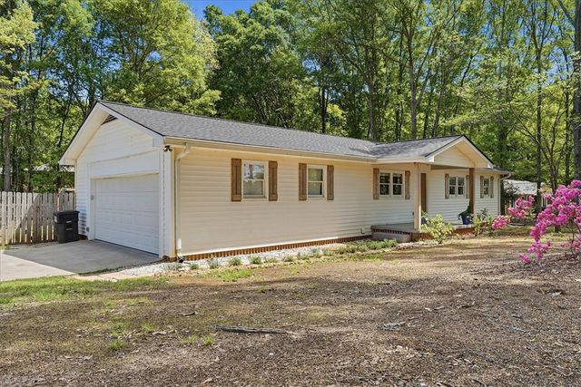 501 Hickory Lane, Pendleton, SC 29670