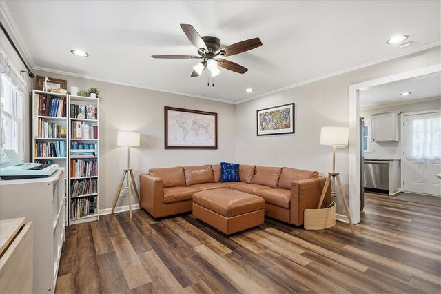 501 Hickory Lane, Pendleton, SC 29670