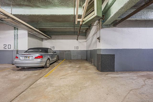 25 Park Place 2L, Great Neck, NY 11021