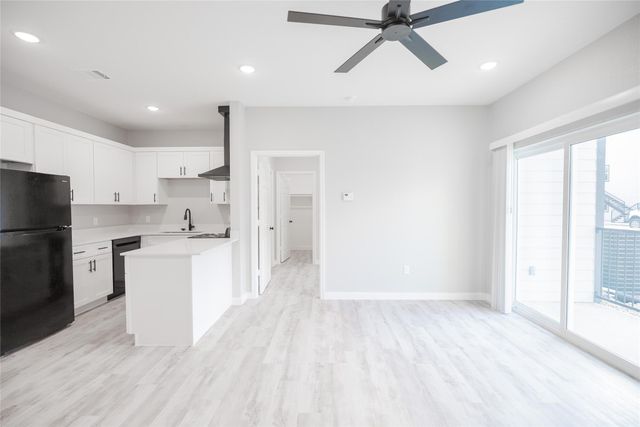 2101 Reinke Road 8304, Waller, TX 77484