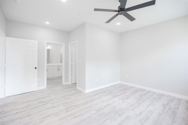 2101 Reinke Road 8304, Waller, TX 77484