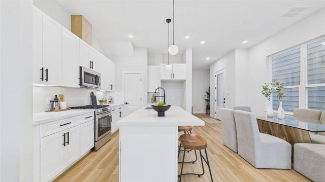 5027 Golden Forest Drive C, Houston, TX 77091