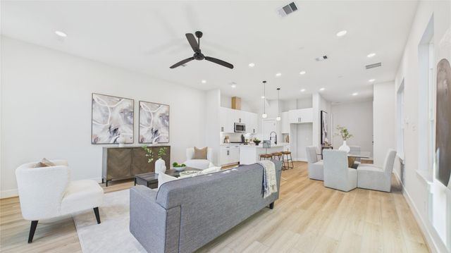 5027 Golden Forest Drive C, Houston, TX 77091