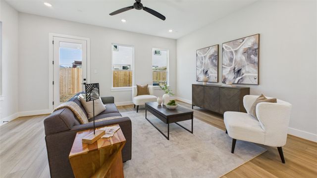 5027 Golden Forest Drive C, Houston, TX 77091