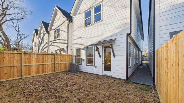 5027 Golden Forest Drive C, Houston, TX 77091