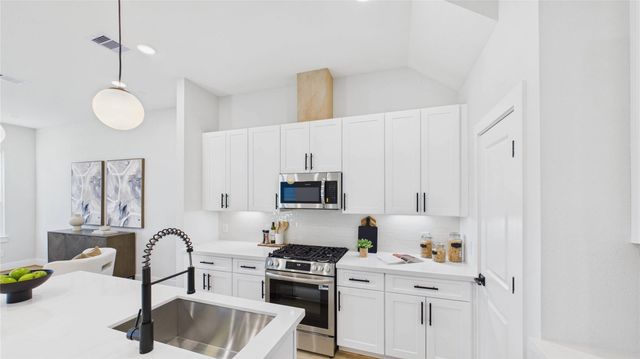 5027 Golden Forest Drive C, Houston, TX 77091