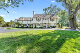 22241 Miami Drive, Grosse Ile Township, MI 48138