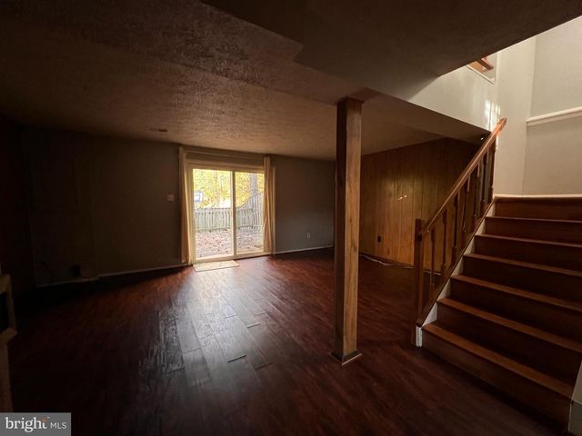 8104 WILLOWDALE CT, Springfield, VA 22153