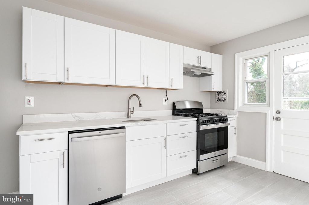 Image 11 of property listing at 3433 ORLANDO AVE, Baltimore, MD 21234